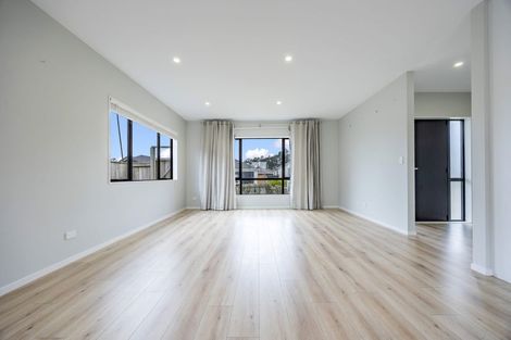 Photo of property in 15 Ropere Street, Kumeu, 0810