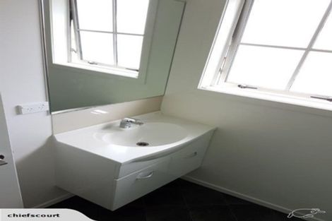 Photo of property in 4 Chiefs Court, Hamilton East, Hamilton, 3216