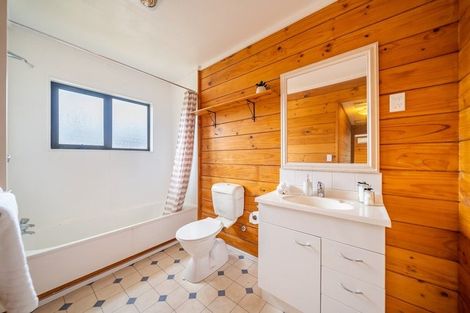 Photo of property in 33b Gemstone Drive, Birchville, Upper Hutt, 5018