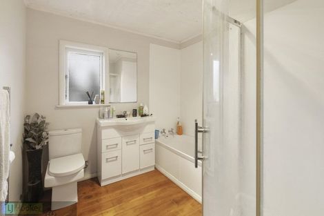 Photo of property in 10 Rollerson Street, Papakura, 2110