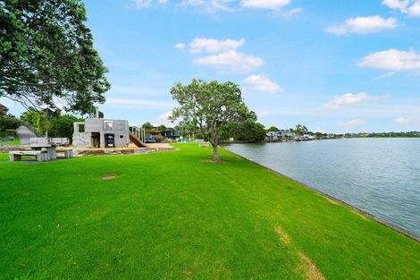 Photo of property in 28 Ferry Parade, Herald Island, Auckland, 0618