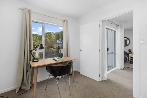 Photo of property in 4 Ashleigh Crescent, Miramar, Wellington, 6022