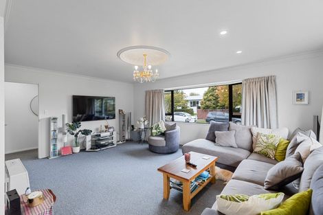 Photo of property in 1 Tern Place, Hokowhitu, Palmerston North, 4410