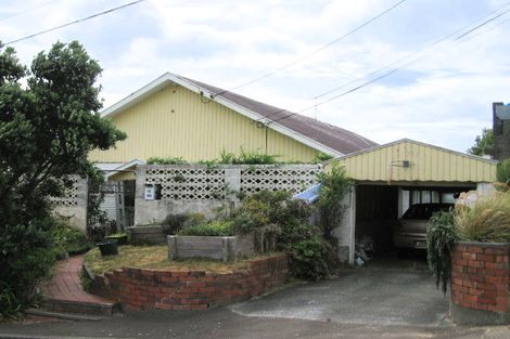 Photo of property in 40 Milne Terrace, Island Bay, Wellington, 6023