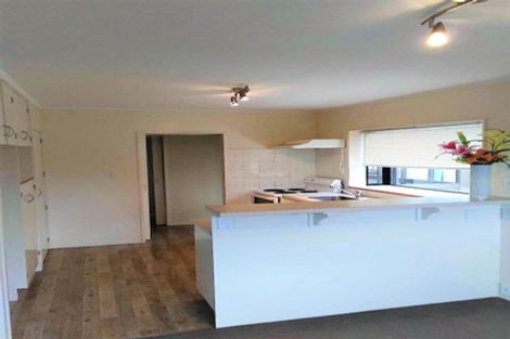 Photo of property in 2/51 Park Road, Glenfield, Auckland, 0629