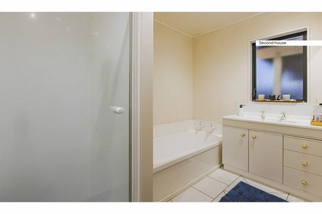 Photo of property in 107 Pah Road, Cockle Bay, Auckland, 2014