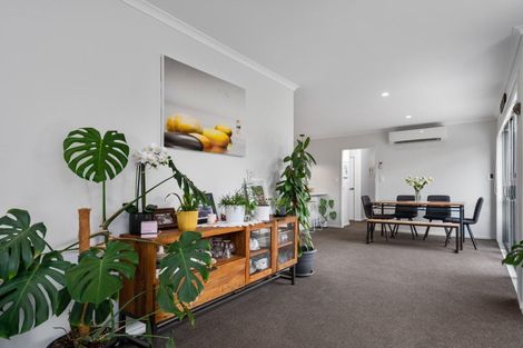 Photo of property in 2 Kahawai Close, Pyes Pa, Tauranga, 3112