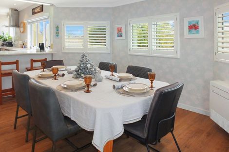 Photo of property in 35 Nash Parade, Foxton Beach, Foxton, 4815