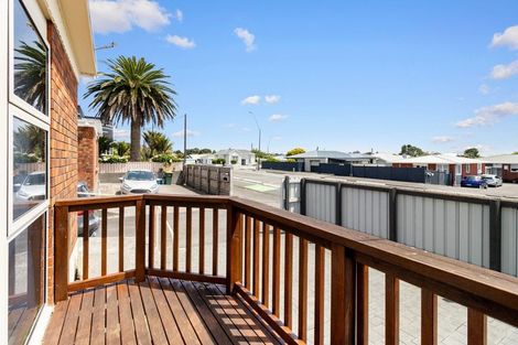 Photo of property in 303a Devon Street West, New Plymouth, 4310