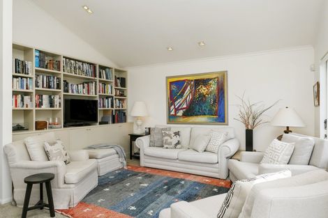 Photo of property in 43 Mapara Road, Acacia Bay, Taupo, 3385