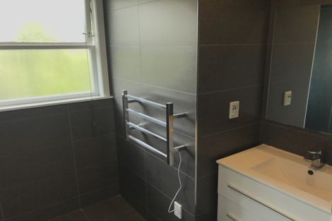 Photo of property in 1/104 Archers Road, Glenfield, Auckland, 0629