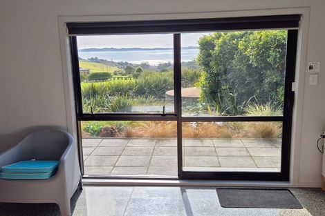 Photo of property in 330 Cable Bay Block Road, Cable Bay, 0420