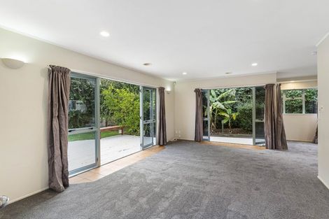 Photo of property in 1 Halldene Terrace, Red Beach, 0932