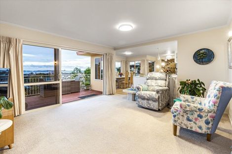 Photo of property in 4 Astor Place, Orewa, 0931