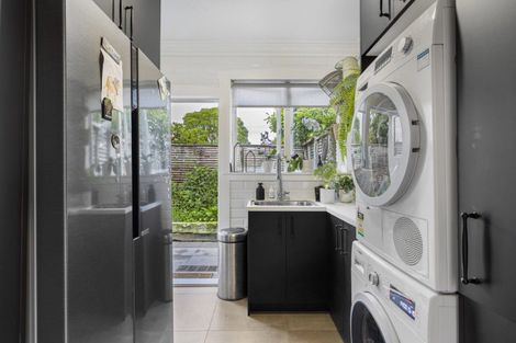 Photo of property in 31 Ingleton Terrace, Fairfield, Hamilton, 3214