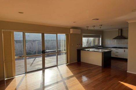 Photo of property in 29 Toledo Avenue, Henderson, Auckland, 0612