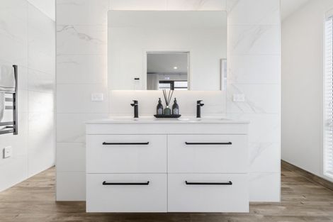 Photo of property in 1 Rongoa Maori Way, Pukekohe, 2120