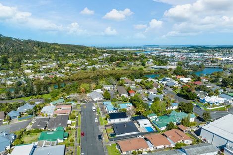 Photo of property in 16 Wolfe Street, Regent, Whangarei, 0112