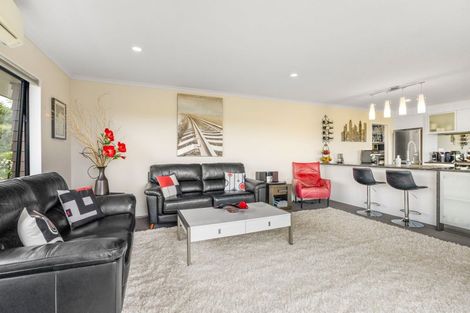 Photo of property in 98 Pitt Road, Hillsborough, New Plymouth, 4372