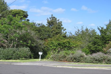 Photo of property in 27 Le Roy Terrace, Birkenhead, Auckland, 0626