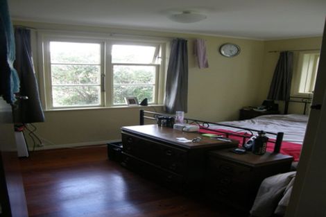 Photo of property in 8 Papawai Terrace, Mount Cook, Wellington, 6021