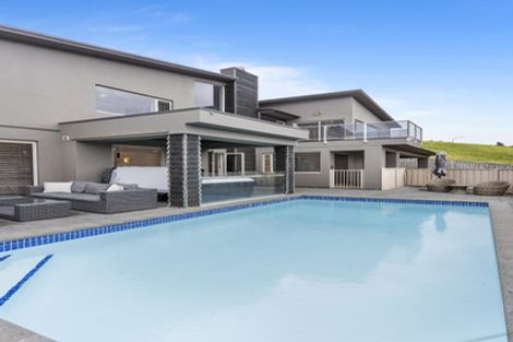 Photo of property in 73 Waldorf Crescent, Orewa, 0931
