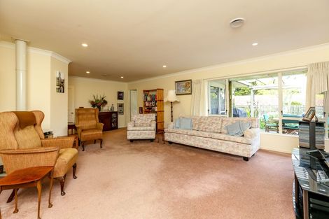 Photo of property in 18 Kinross Drive, Merrilands, New Plymouth, 4312