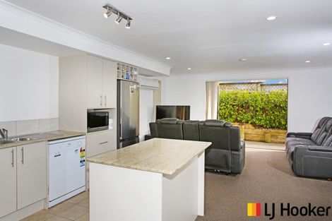 Photo of property in 12 Merlot Lane, Pukekohe, 2120
