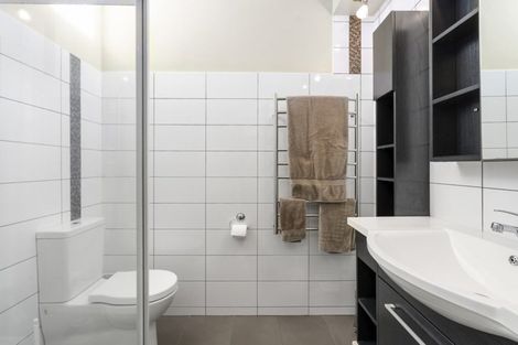 Photo of property in The Triangle, 4/33 Halswater Drive, Churton Park, Wellington, 6037