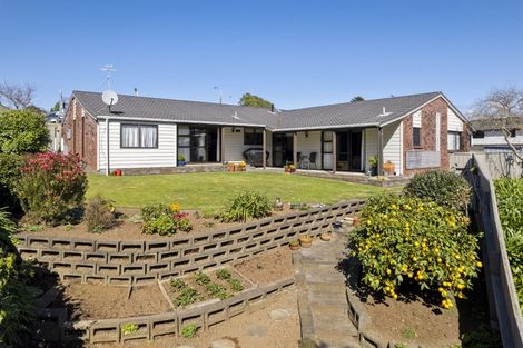 Photo of property in 20 Fairfax Terrace, Frankleigh Park, New Plymouth, 4310