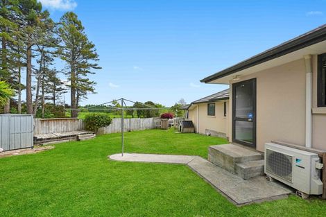 Photo of property in 16 Palm Grove Drive, Western Heights, Hamilton, 3200