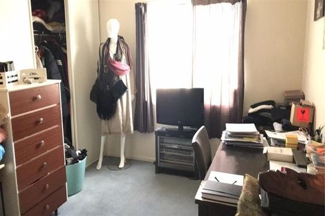 Photo of property in 10 Liddesdale Place, Papakura, 2110