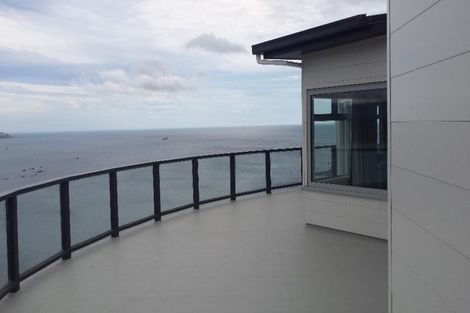 Photo of property in 10 Paratu Way, Strathmore Park, Wellington, 6022