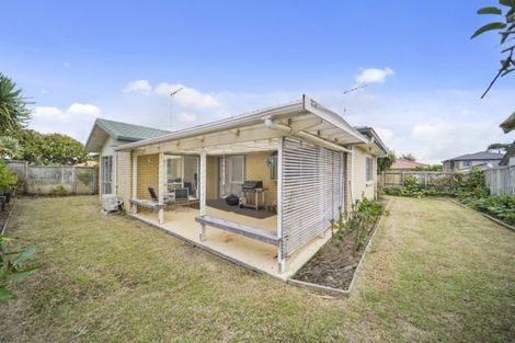 Photo of property in 5 Harobed Place, Weymouth, Auckland, 2103
