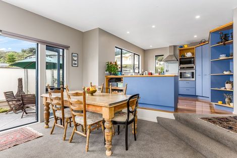 Photo of property in 11 Glengavel Grove, Papakowhai, Porirua, 5024