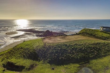 Photo of property in 2 Washer Road, Omata, New Plymouth, 4374