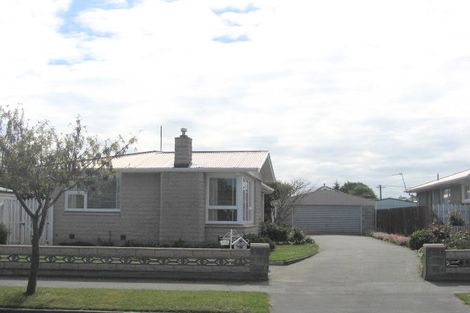 Photo of property in 44 Wychwood Crescent, Bishopdale, Christchurch, 8053