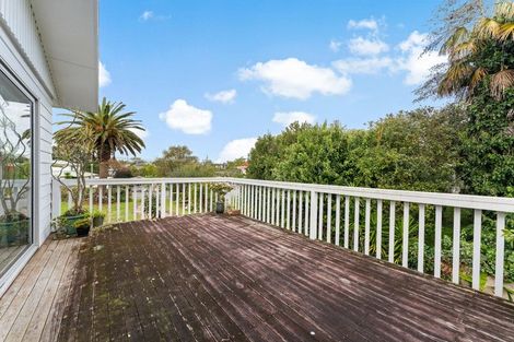 Photo of property in 4 Palmer Avenue, Glen Eden, Auckland, 0602