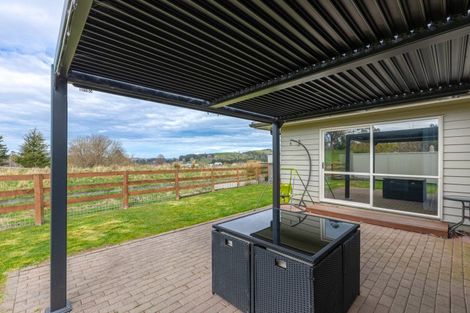 Photo of property in 14 Parkland Drive, Waipawa, 4210
