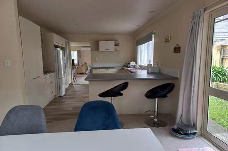 Photo of property in Chantelle Close, 44e Lavery Place, Sunnynook, Auckland, 0632