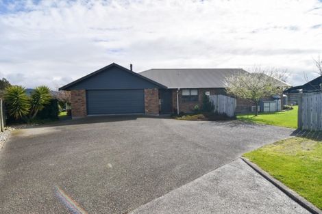 Photo of property in 19 Carrington Drive, Carterton, 5713