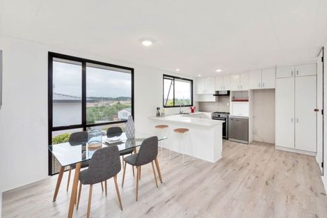 Photo of property in 11 Jumento Place, Unsworth Heights, Auckland, 0632