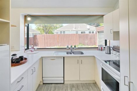 Photo of property in 2/52 Northcote Road, Northcote, Christchurch, 8052