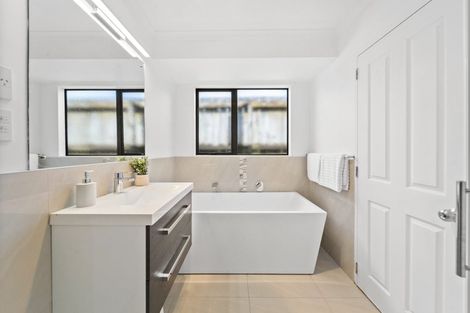 Photo of property in 5 Dapple Place, Flat Bush, Auckland, 2019