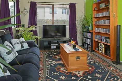 Photo of property in 20 Rehia Road, Massey, Auckland, 0614
