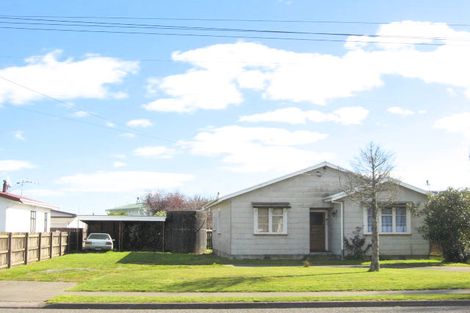 Photo of property in 69 Bridge Street, Bulls, 4818