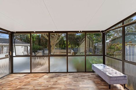 Photo of property in 24 Pukeroa Place, Papakura, 2110