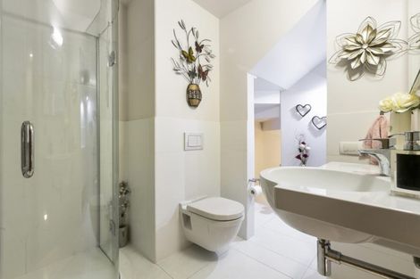 Photo of property in 7/6 Marine Parade, Mount Maunganui, 3116