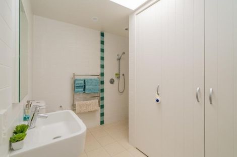 Photo of property in 18 Pine Grove, Tairua, 3508