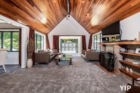 Photo of property in 17a Simla Crescent, Khandallah, Wellington, 6035